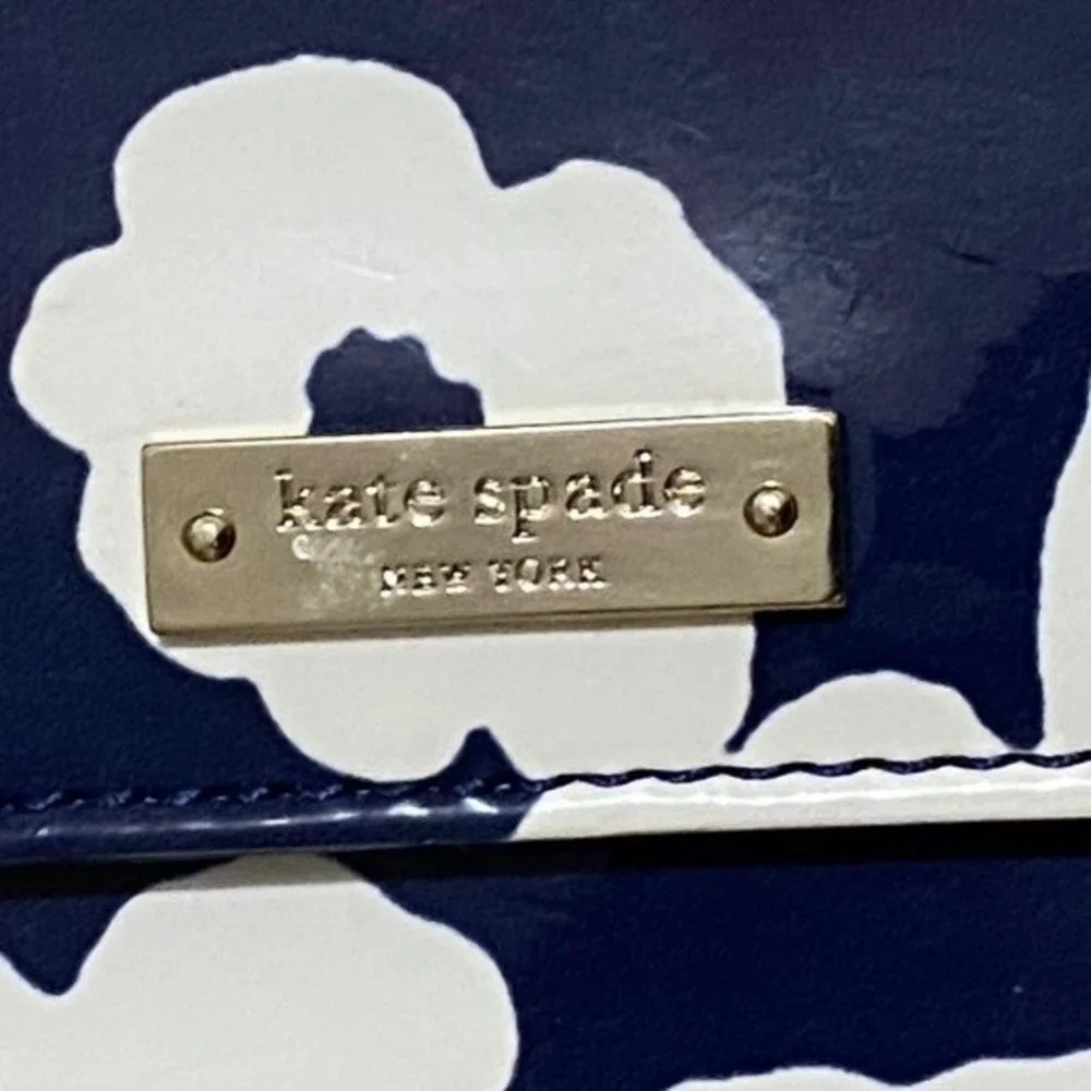 ❌❌❌SOLD❌❌❌Kate Spade New York Card & Small Phone Holder Tri-Fold Wrislet Wallet - Picture 5 of 5